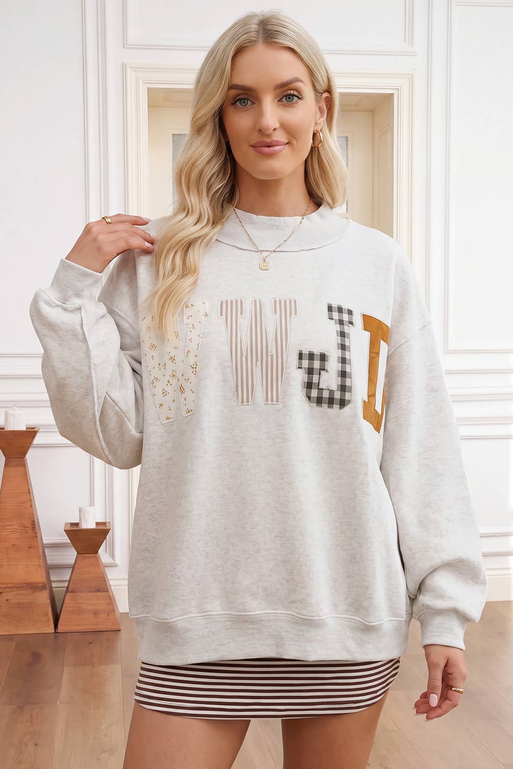 66 Plus Size WWJD Embroidered Mock Neck Sweatshirt (S-4X): Gray / M