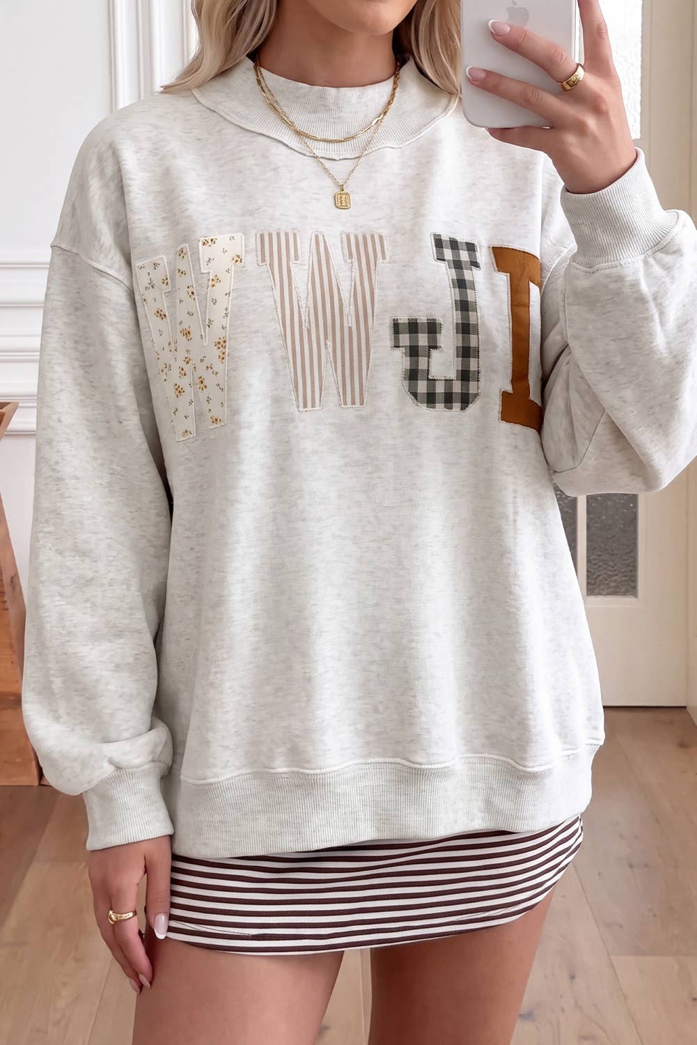 66 Plus Size WWJD Embroidered Mock Neck Sweatshirt (S-4X): Gray / M